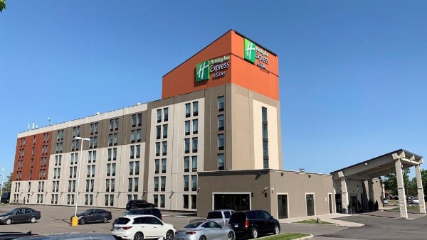 Holiday Inn Express & Suites TORONTO AIRPORT WEST image 24